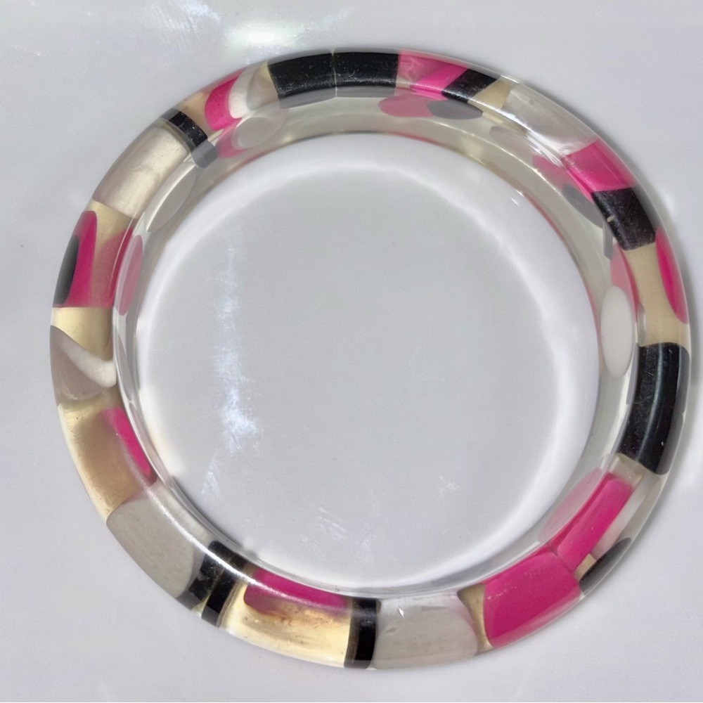Vintage 3/4” Inch Clear Lucite Bangle Bracelet with zoink, White Black Circles - Picture 5 of 6